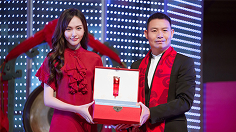 中国美正当红，，，，PGA股上市，，，，引领新时代